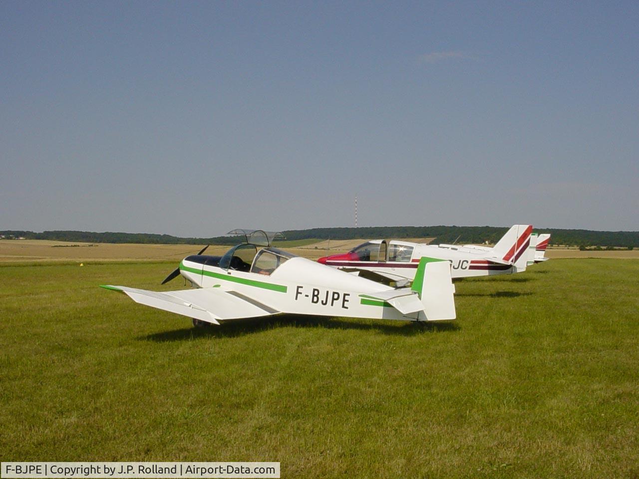 F-BJPE, Wassmer (Jodel) D-112 Club C/N 1018, F-BJPE à Pont sur Yonne en 2003