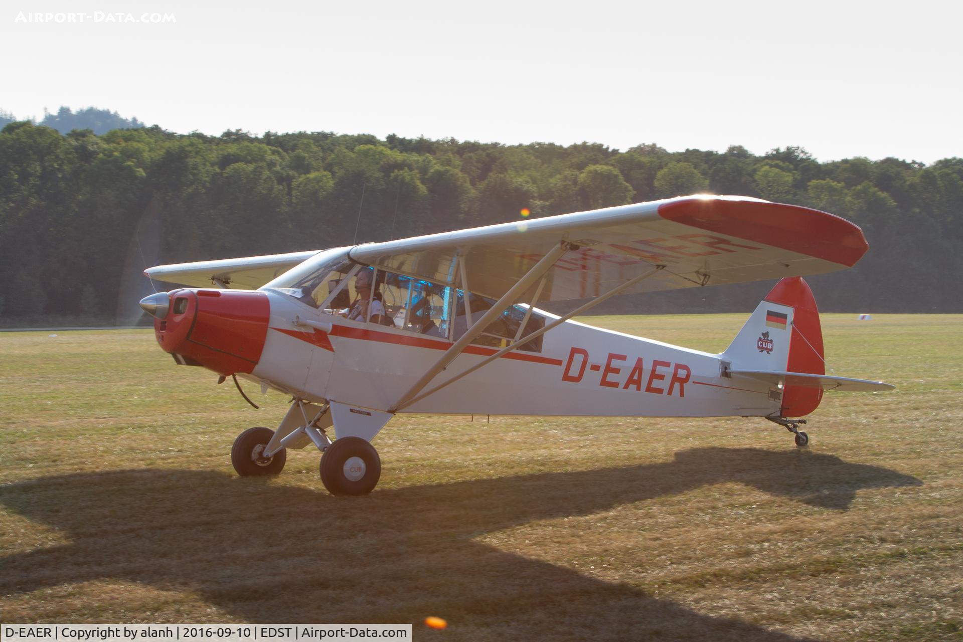 D-EAER, 1953 Piper PA-18-95 Super Cub Super Cub C/N 18-1521, Taxying for Departure at the 2016 Hahnweide Oldtimer Fliegertreffen