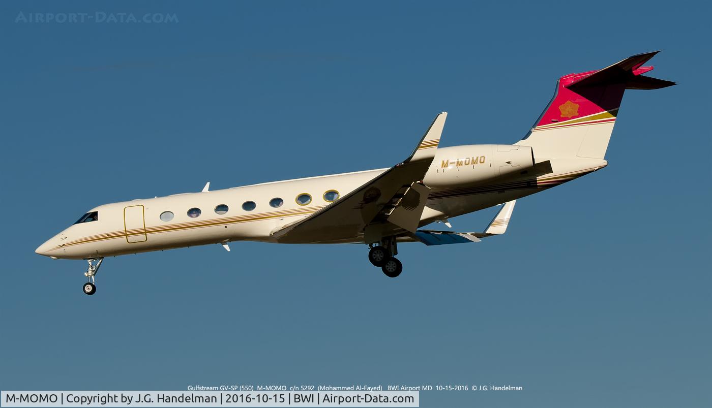 M-MOMO, 2010 Gulfstream Aerospace GV-SP (G550) C/N 5292, On Approach.