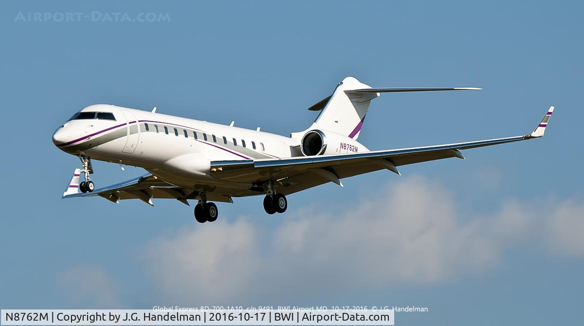 N8762M, 2012 Bombardier BD-700-1A10 Global 6000 C/N 9491, On approach.