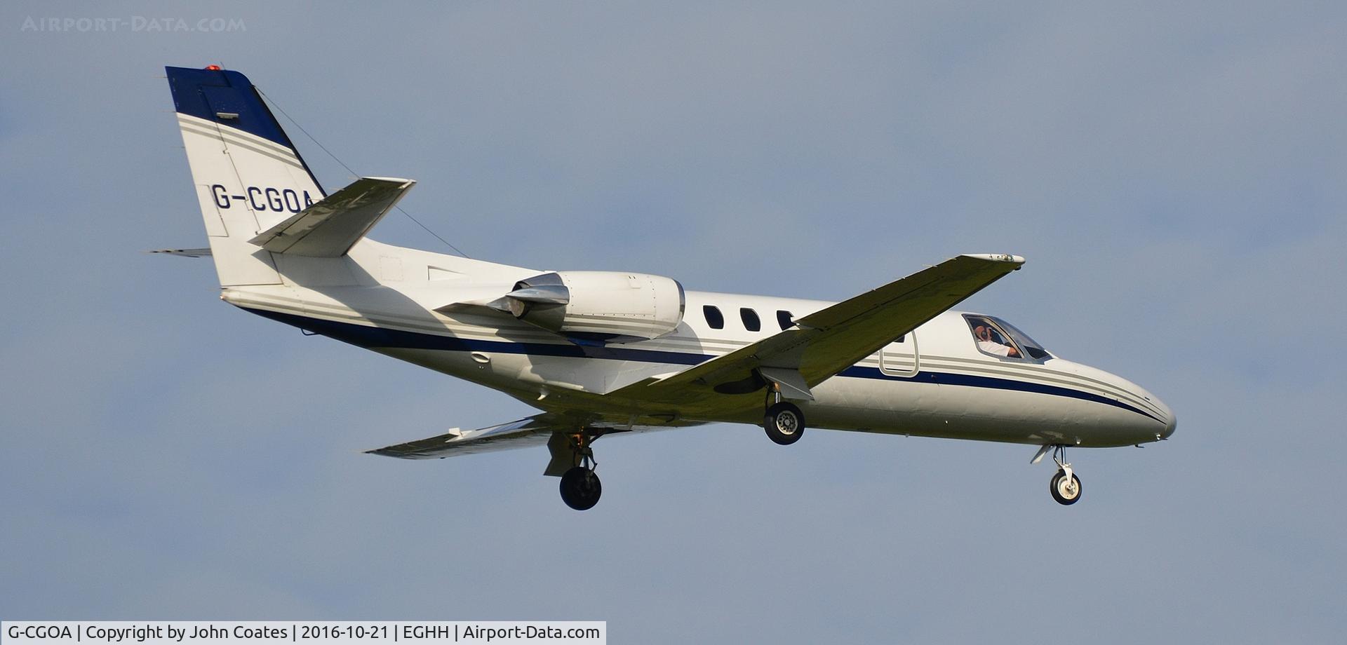 G-CGOA, 1980 Cessna 550 Citation II C/N 550-0183, Finals low approach to 08