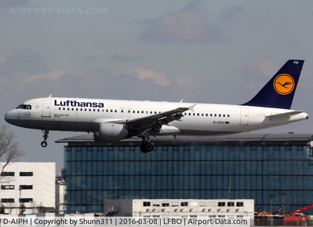D-AIPH, 1989 Airbus A320-211 C/N 0086, Landing rwy 32R