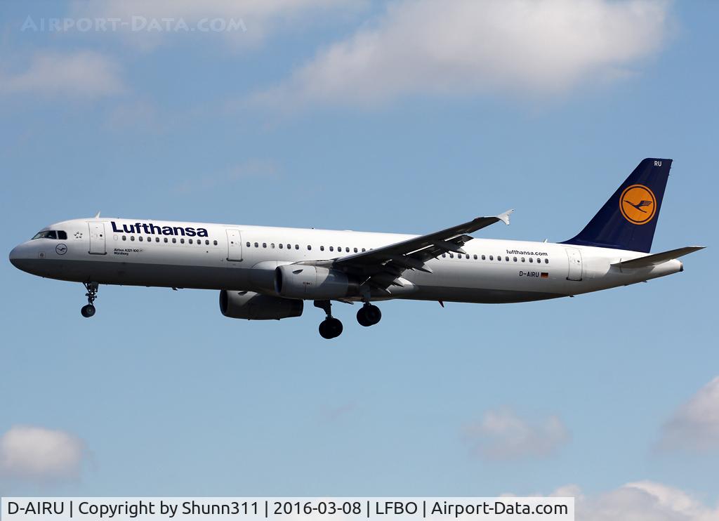 D-AIRU, 1997 Airbus A321-131 C/N 692, Landing rwy 32L