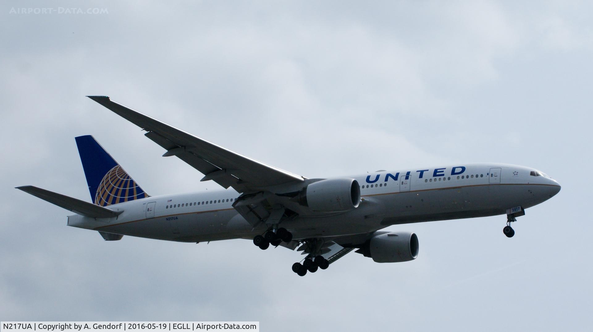 N217UA, 2000 Boeing 777-222 C/N 30550, United, seen here on short finals at London Heathrow(EGLL)