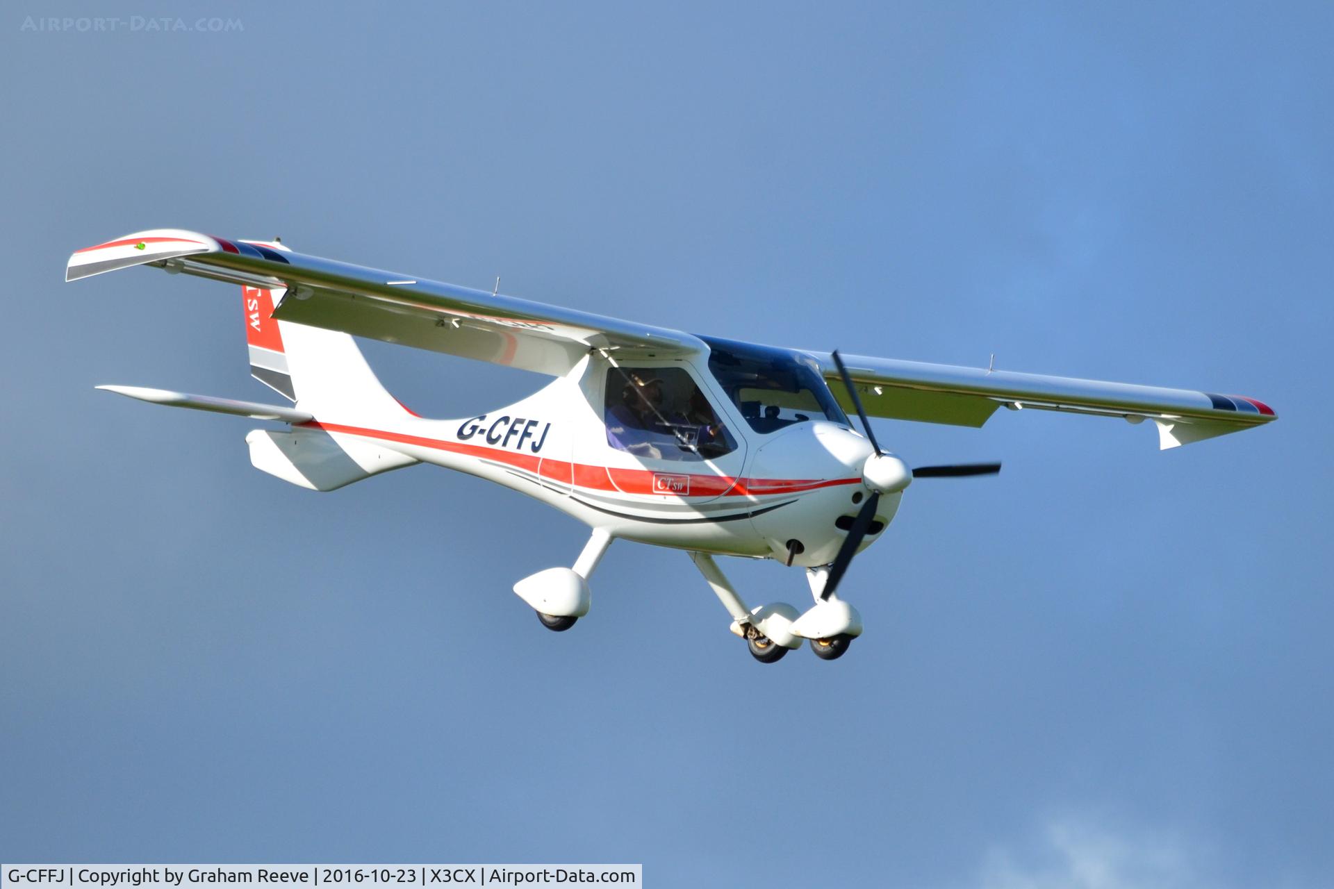 G-CFFJ, 2008 Flight Design CTSW C/N 8391, Landing at Northrepps.
