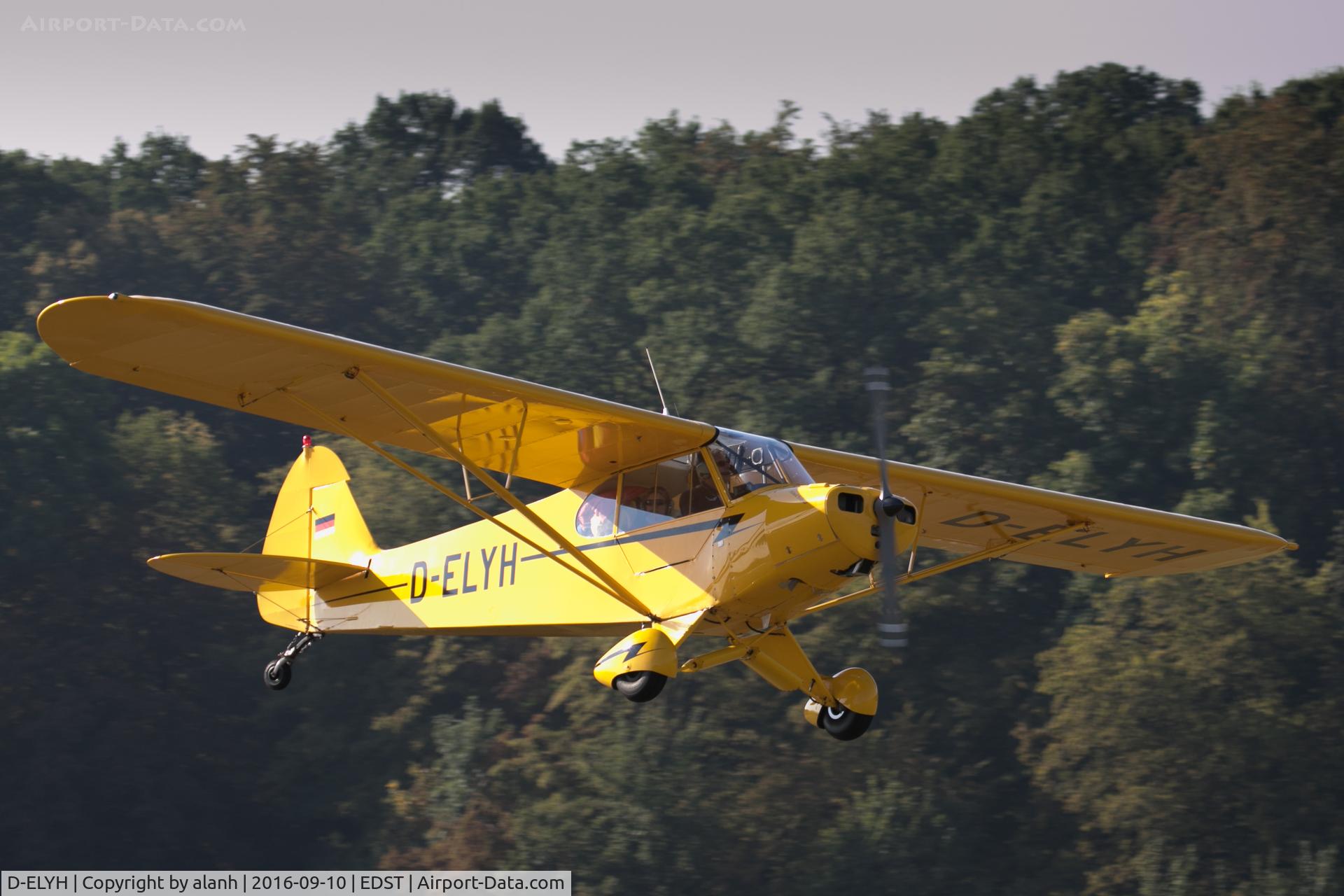 D-ELYH, 1959 Piper PA-18-95 Super Cub Super Cub C/N 18-7069, Arriving at the 2016 Hahnweide Oldtimer Fliegertreffen