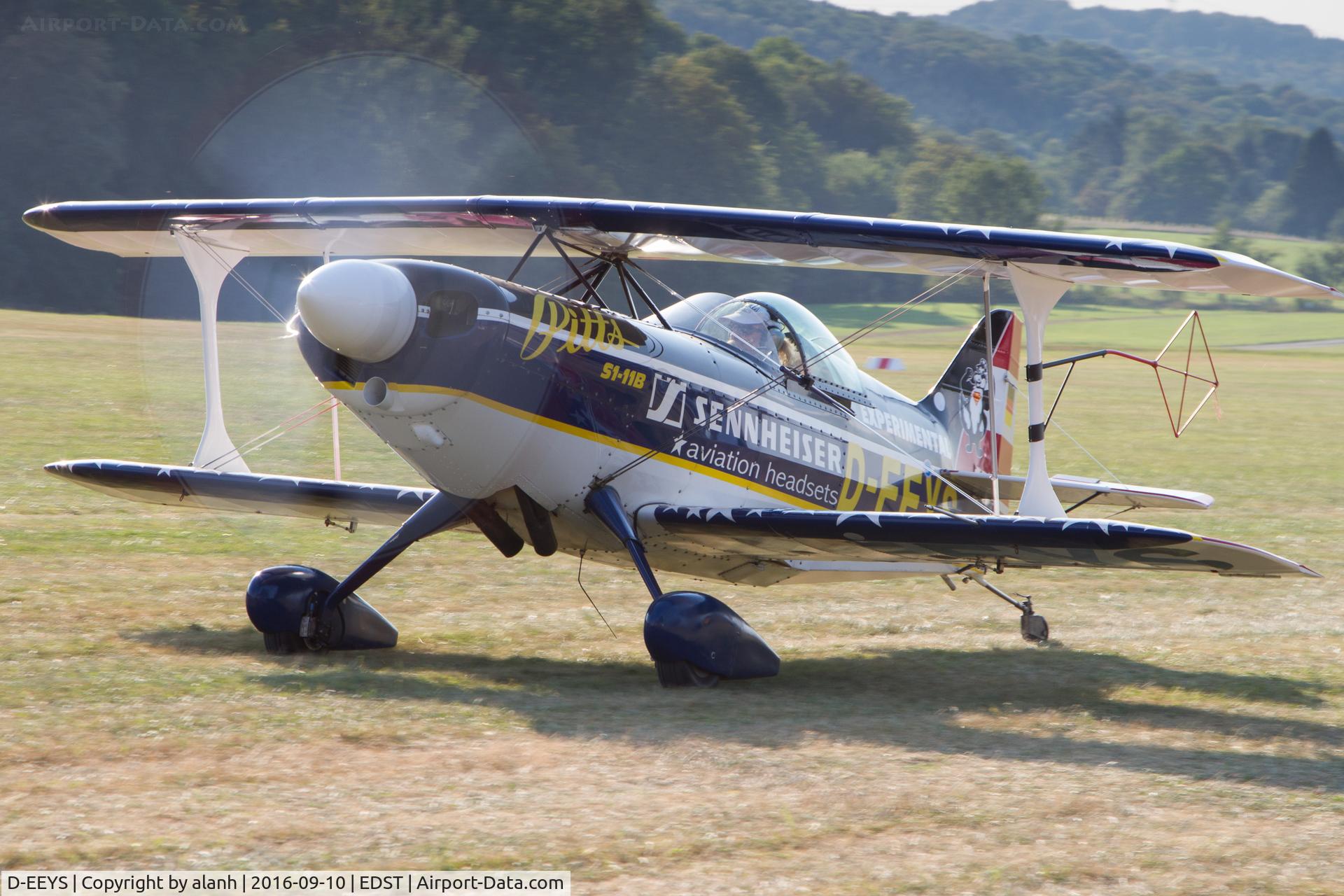 D-EEYS, 2005 Pitts S-1-11 Super Stinker C/N 479, Taxying for departure at the 2016 Hahnweide Oldtimer Fliegertreffen