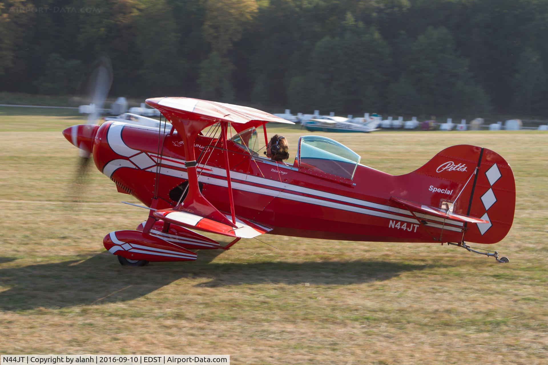 N44JT, 1976 Pitts S-1S Special C/N 7-0241, Taxying for departure at the 2016 Hahnweide Oldtimer Fliegertreffen
