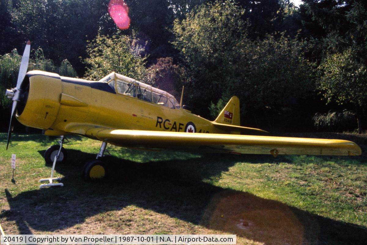 20419, 1952 Canadian Car & Foundry T-6 Harvard Mk.4 C/N CCF4-210, Harvard Mk.IV in the Canadian Museum of Flight & Transportation in Vancouver, B.C., Canada, 1987