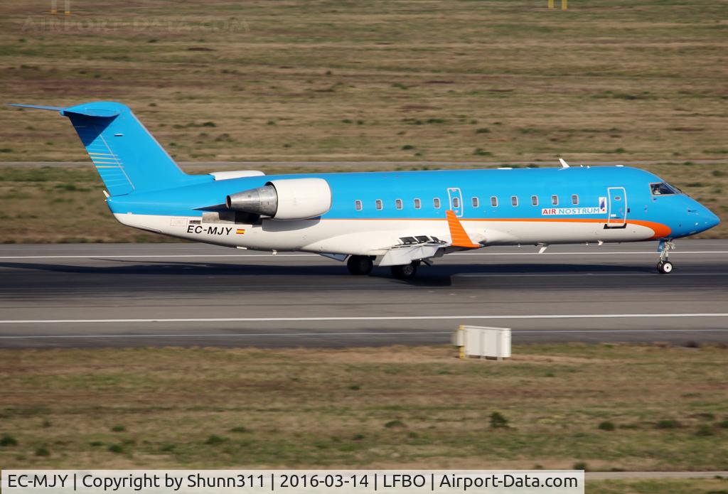 EC-MJY, 2004 Bombardier CRJ-200ER (CL-600-2B19) C/N 7915, Landing rwy 14R in basic SOL Lineas Aereas with small Air Nostrum titles