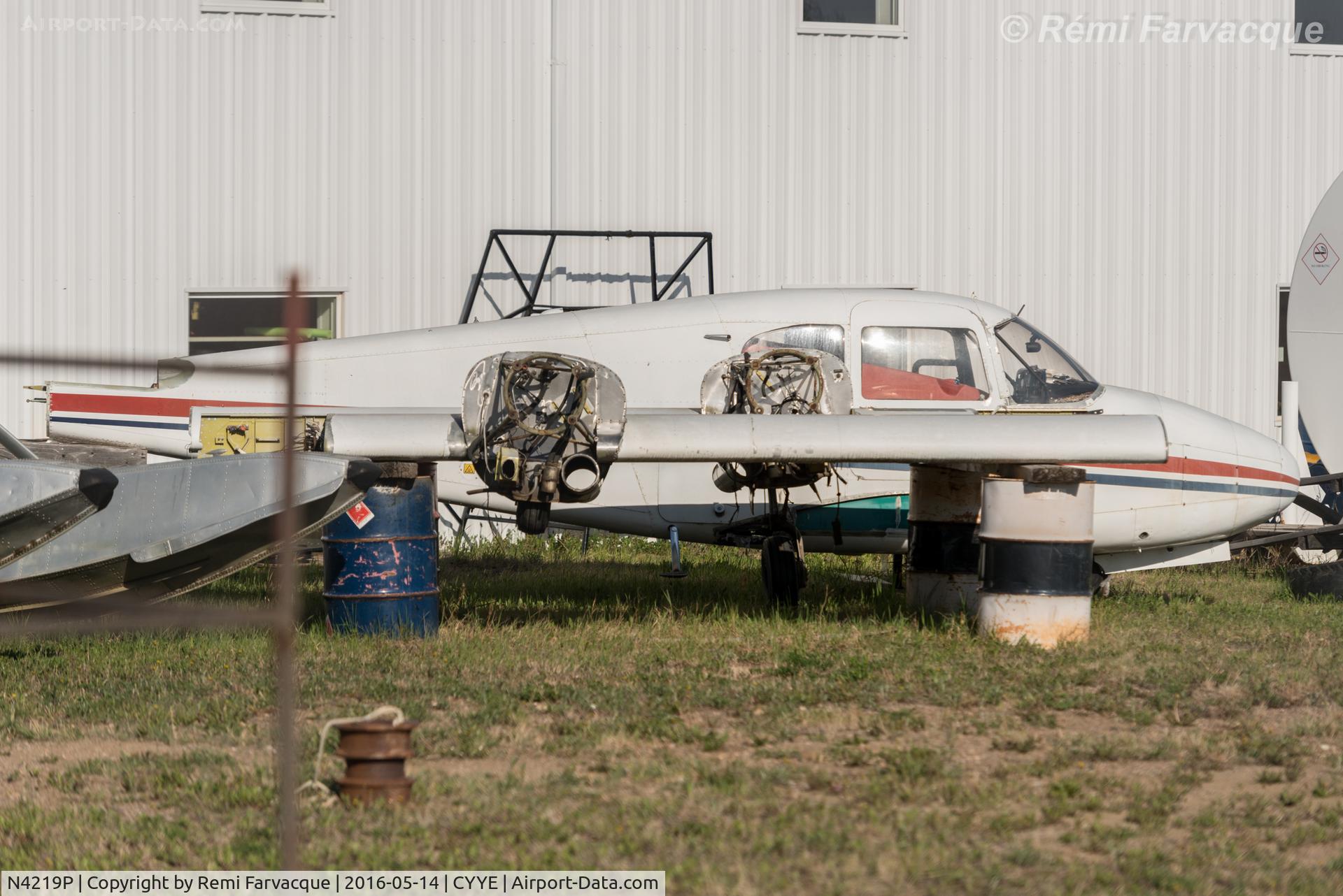 N4219P, 1959 Piper PA-23-160 Apache C/N 23-1713, Fuselage in back with wings in front. Tail not observed.