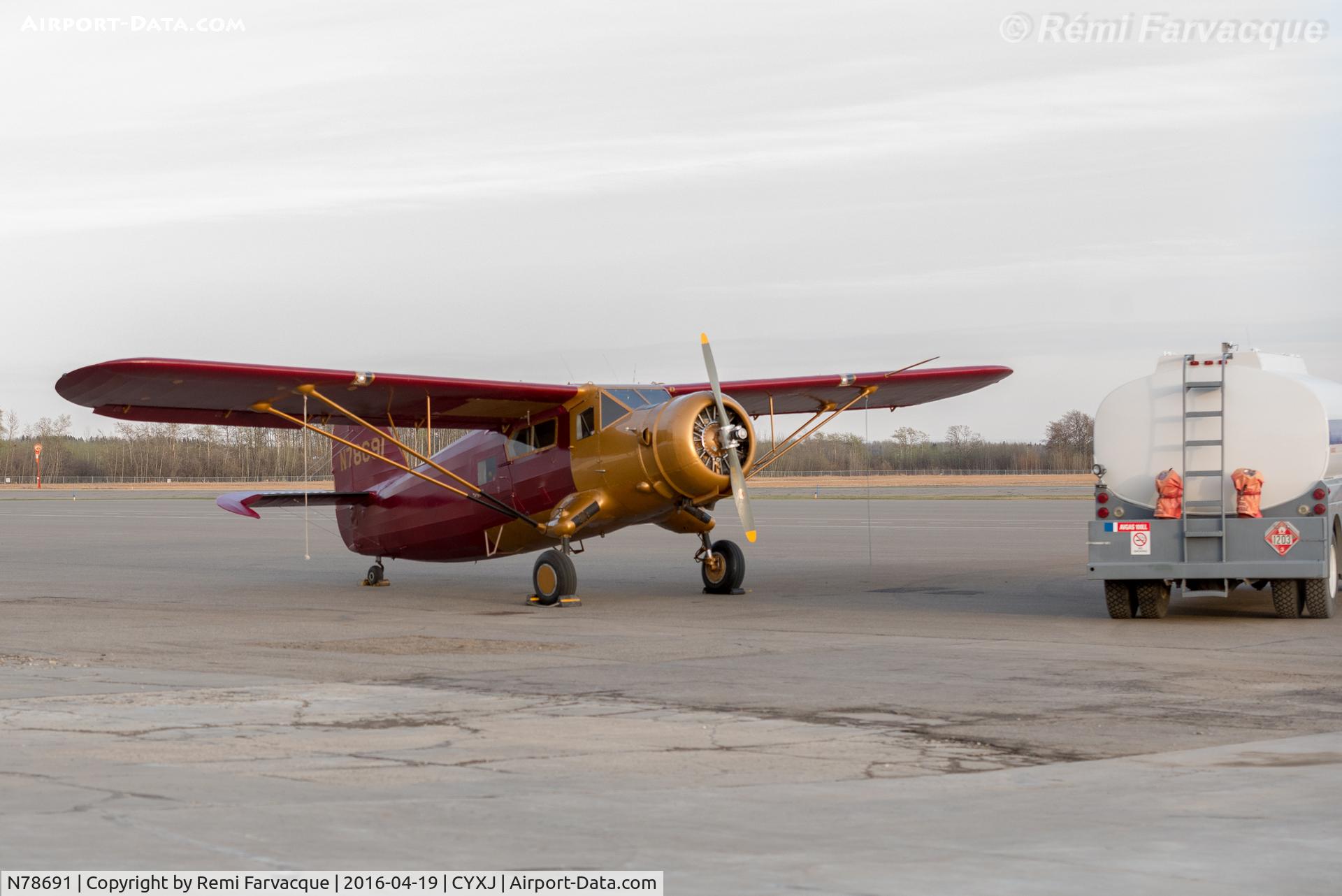 N78691, 1944 Noorduyn UC-64A Norseman C/N 637, Parked for refueling.