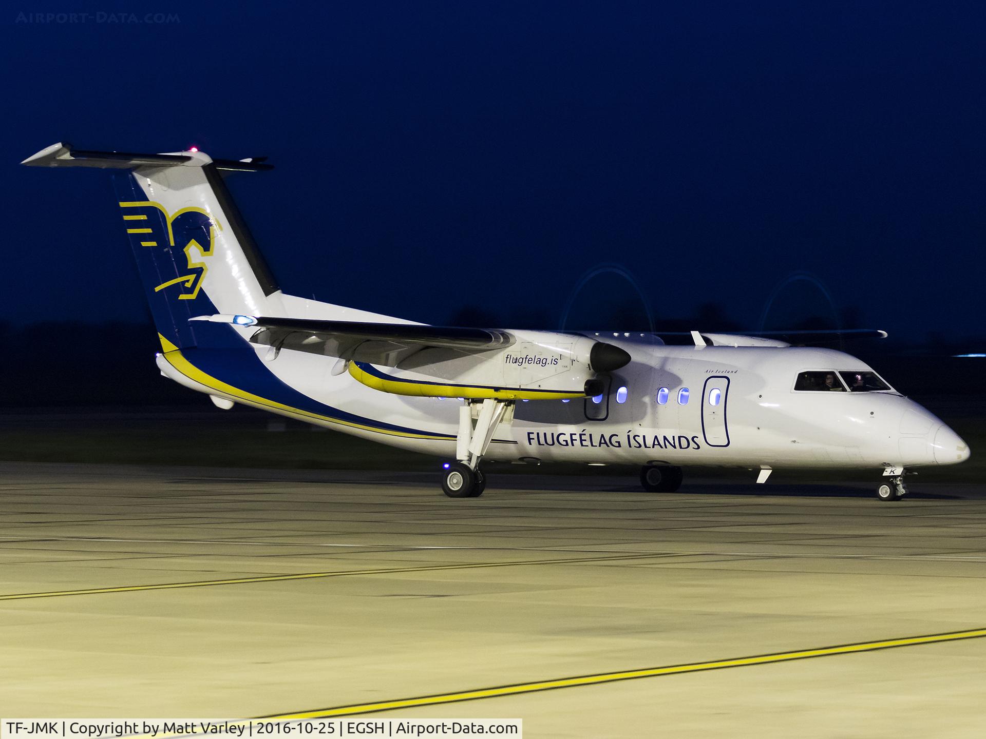 TF-JMK, 1996 De Havilland Canada DHC-8-202 Dash 8 C/N 446, Seen taxiing to stand @ NWI.... taken handheld.....