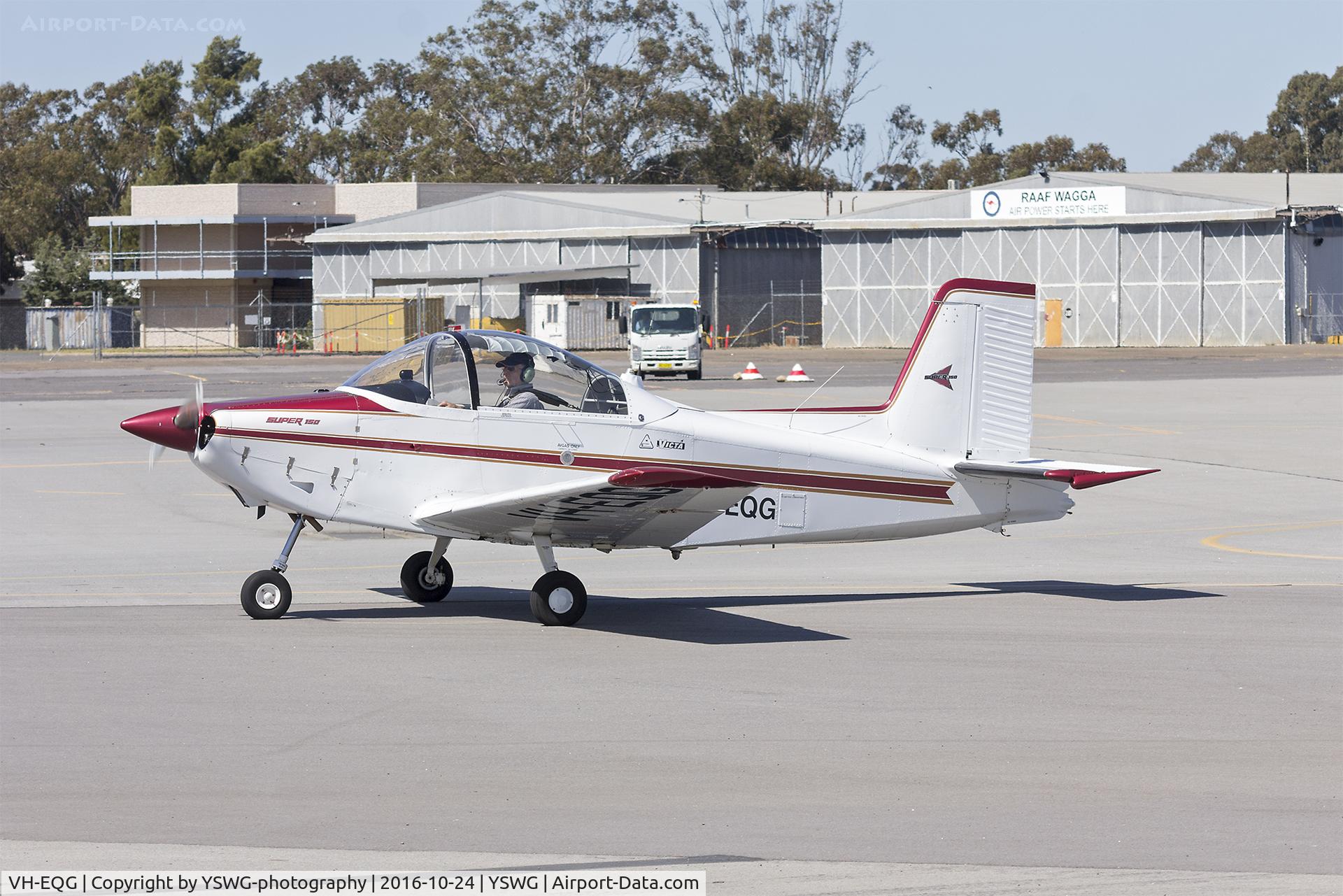 VH-EQG, 1969 AESL Airtourer Super 150 C/N A538, AESL Airtourer Super 150 taxiing at Wagga Wagga Airport