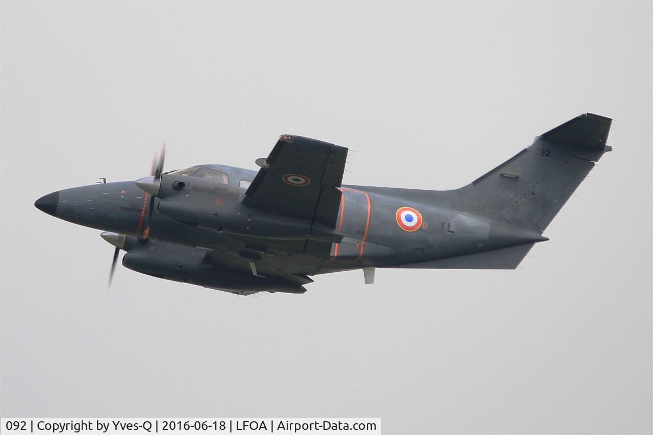 092, 1984 Embraer EMB-121AA Xingu C/N 121-092, Embraer EMB-121AA Xingu, Take off rwy 24, Avord Air Base 702 (LFOA) Open day 2016