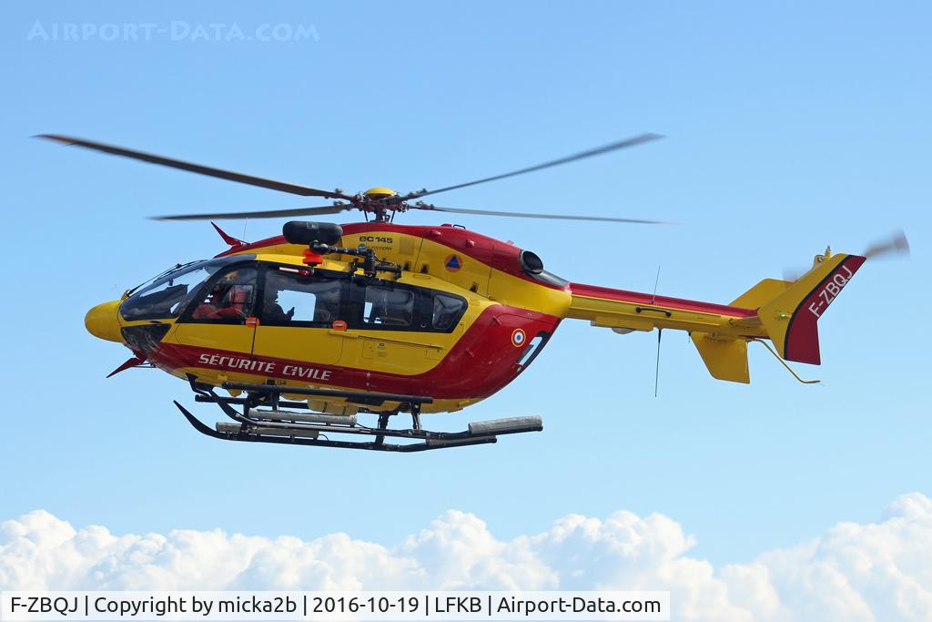 F-ZBQJ, Eurocopter-Kawasaki EC-145 (BK-117C-2) C/N 9323, Landing at DZ hospital