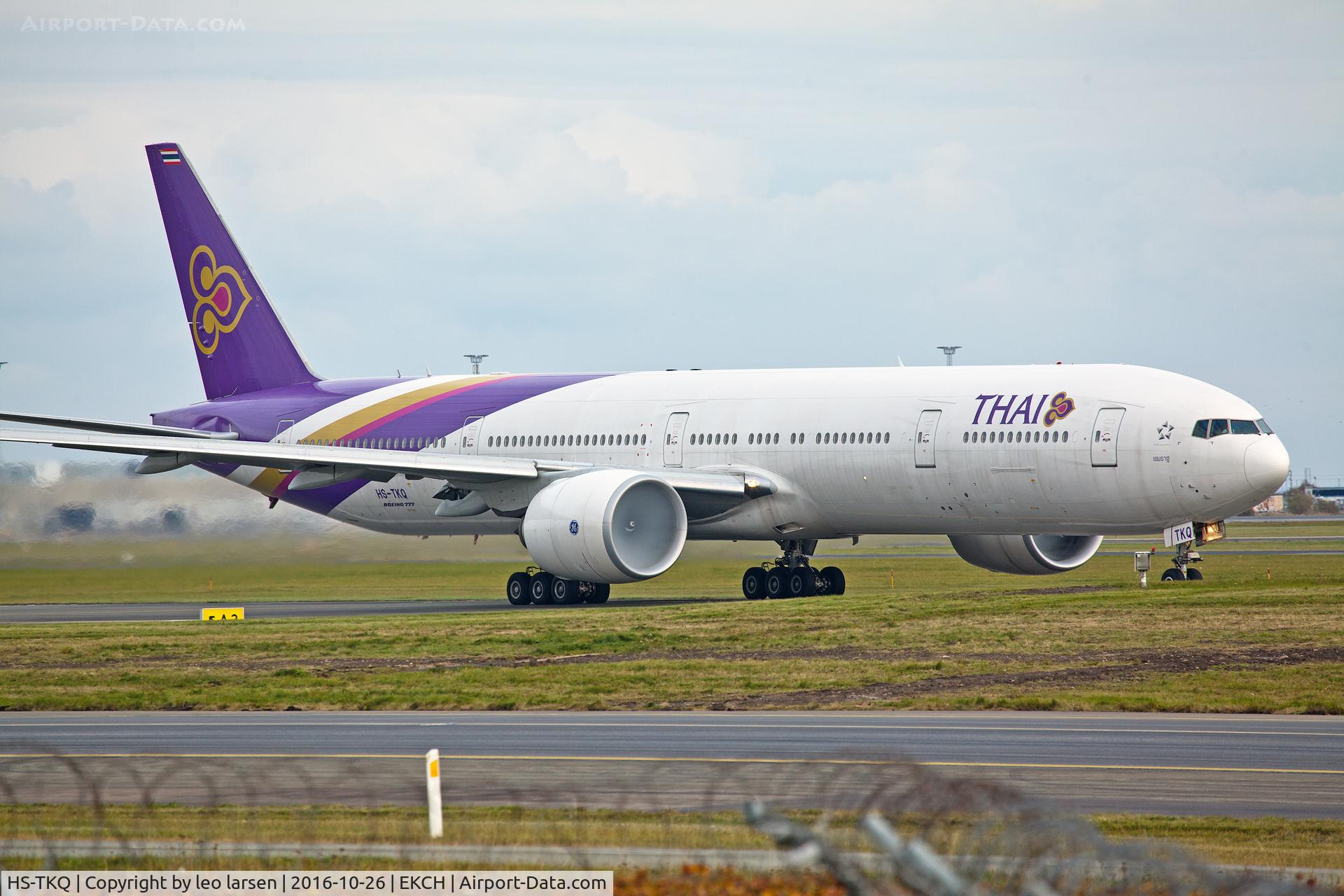 HS-TKQ, 2013 Boeing 777-3AL/ER C/N 41526, Copenhagen 26.10.16