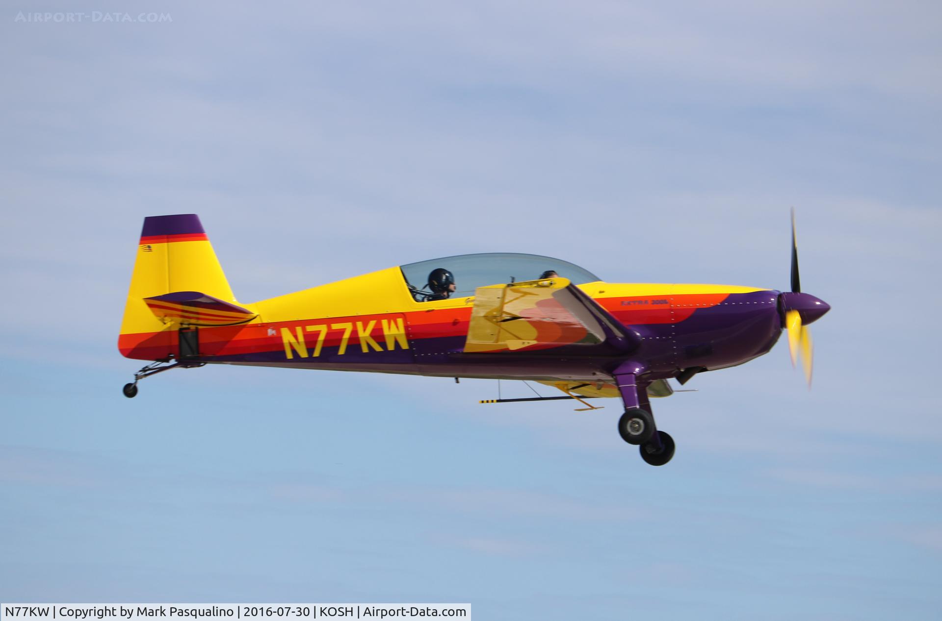 N77KW, 1997 Extra EA-300/L C/N 053, Extra EA-300/L