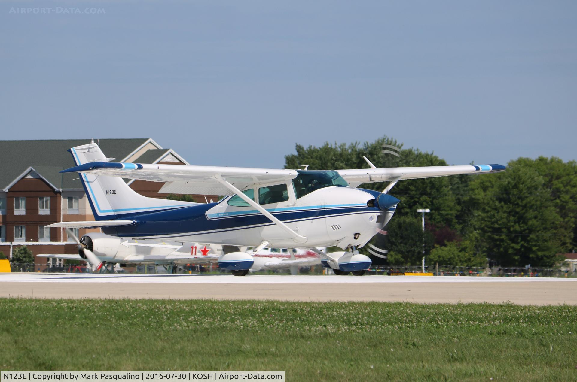 N123E, 1973 Cessna 182P Skylane C/N 18262363, Cessna 182P