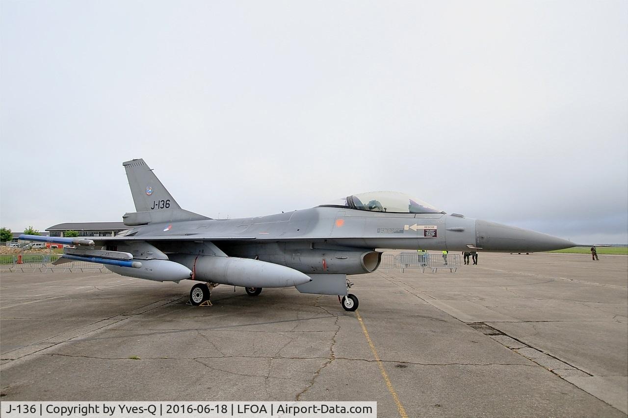 J-136, Fokker F-16AM Fighting Falcon C/N 6D-126, Netherlands Air Force Fokker F-16AM Fighting Falcon, Static display, Avord Air Base 702 (LFOA) Open day 2016