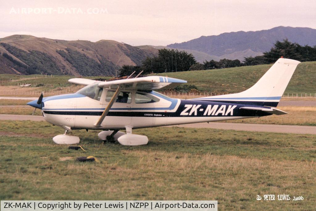 ZK-MAK, Cessna 182P Skylane C/N 18265089, Paraparaumu Flight Training Ltd.  1989