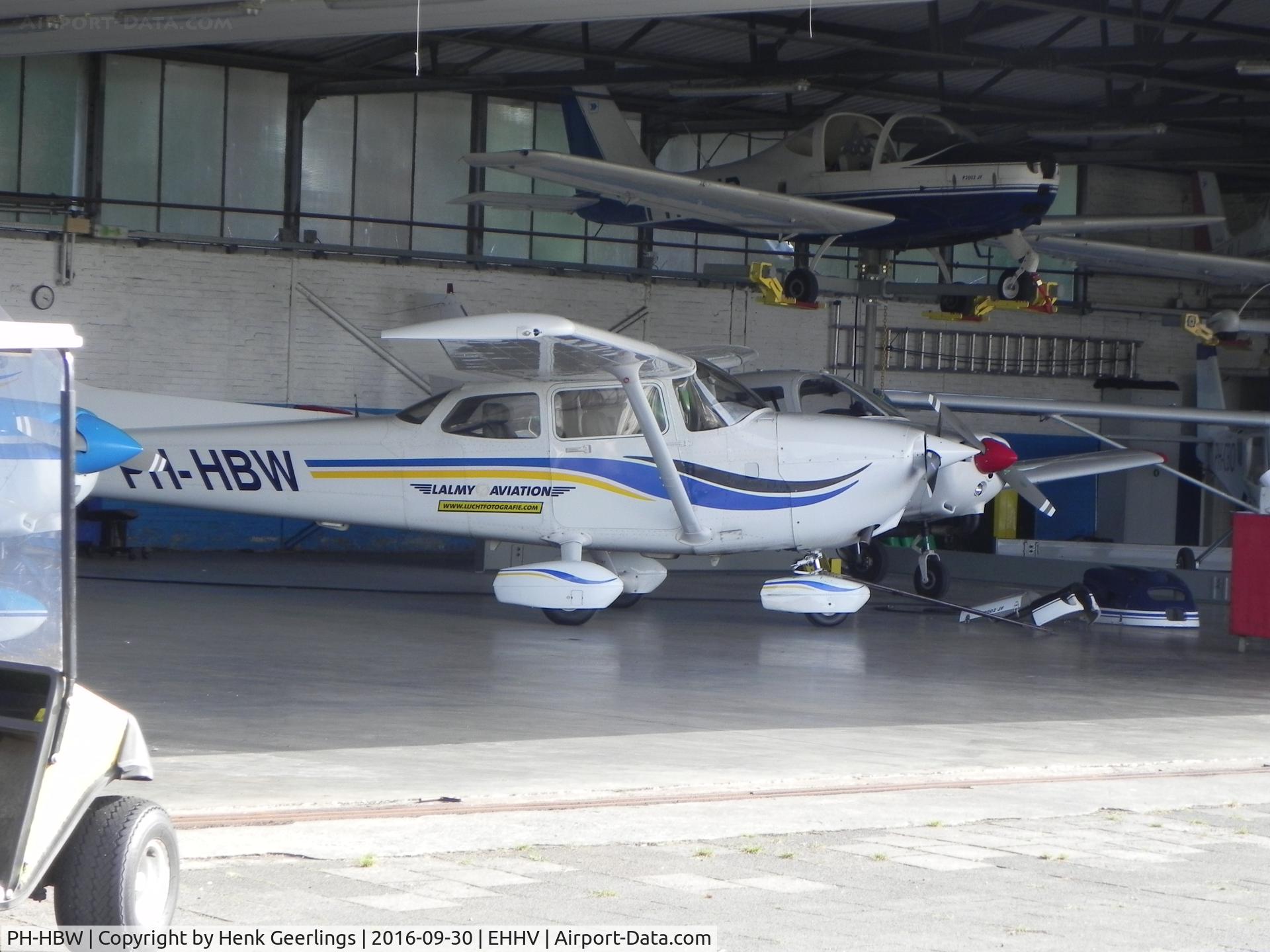 PH-HBW, Cessna 172S C/N 172S8113, Hilversum