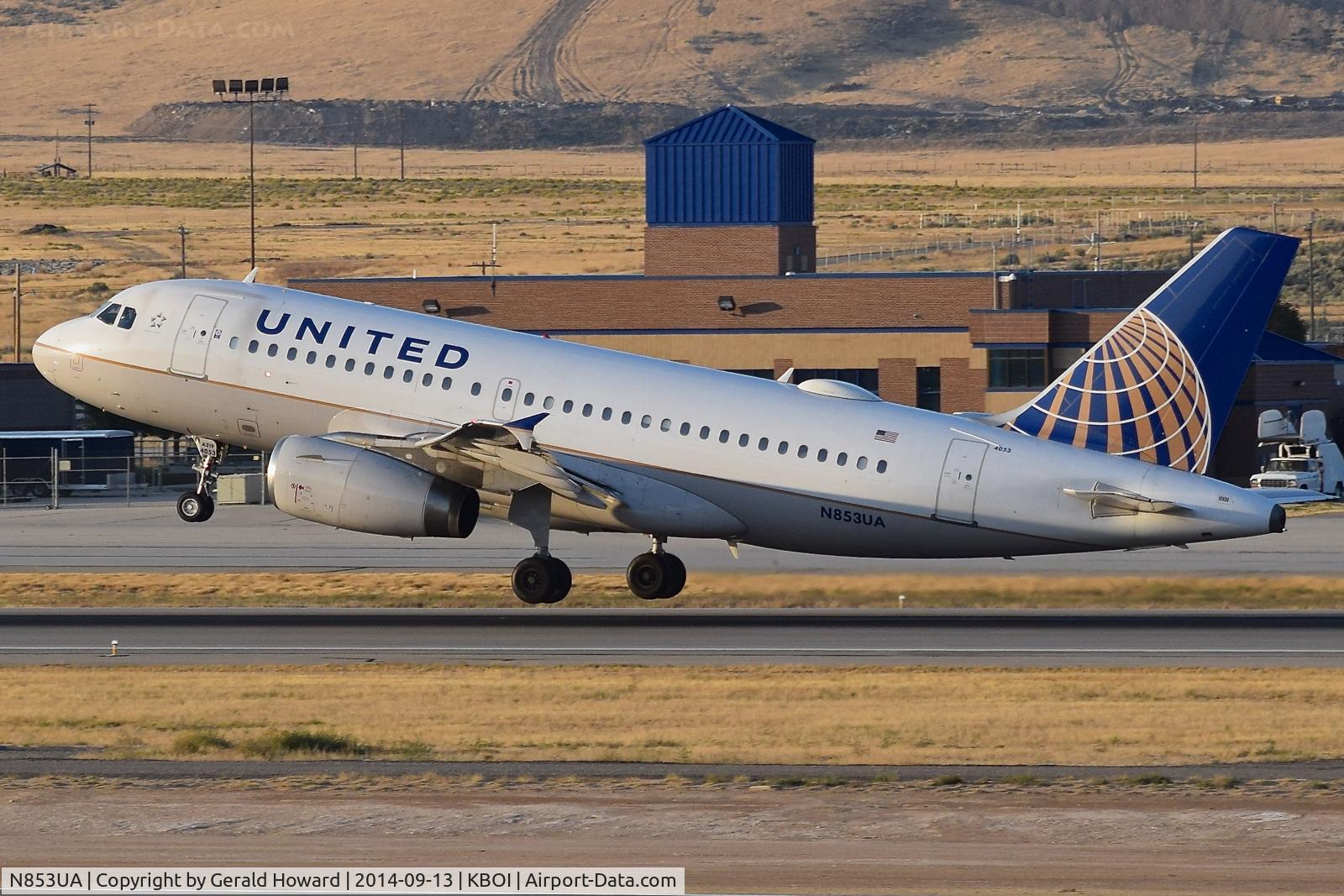 N853UA, 2002 Airbus A319-131 C/N 1688, Takeoff