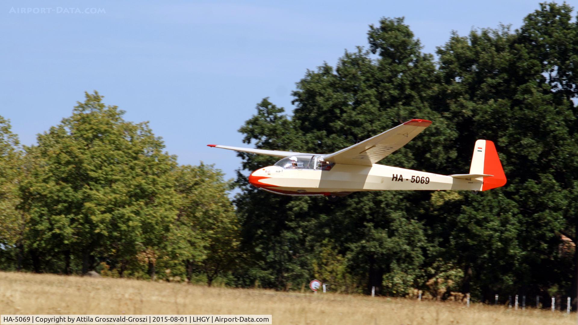 HA-5069, 1964 Schleicher Ka-7 Rhonadler C/N 7191/A, Gyöngyös-Pipishegy Airfield, Hungary
