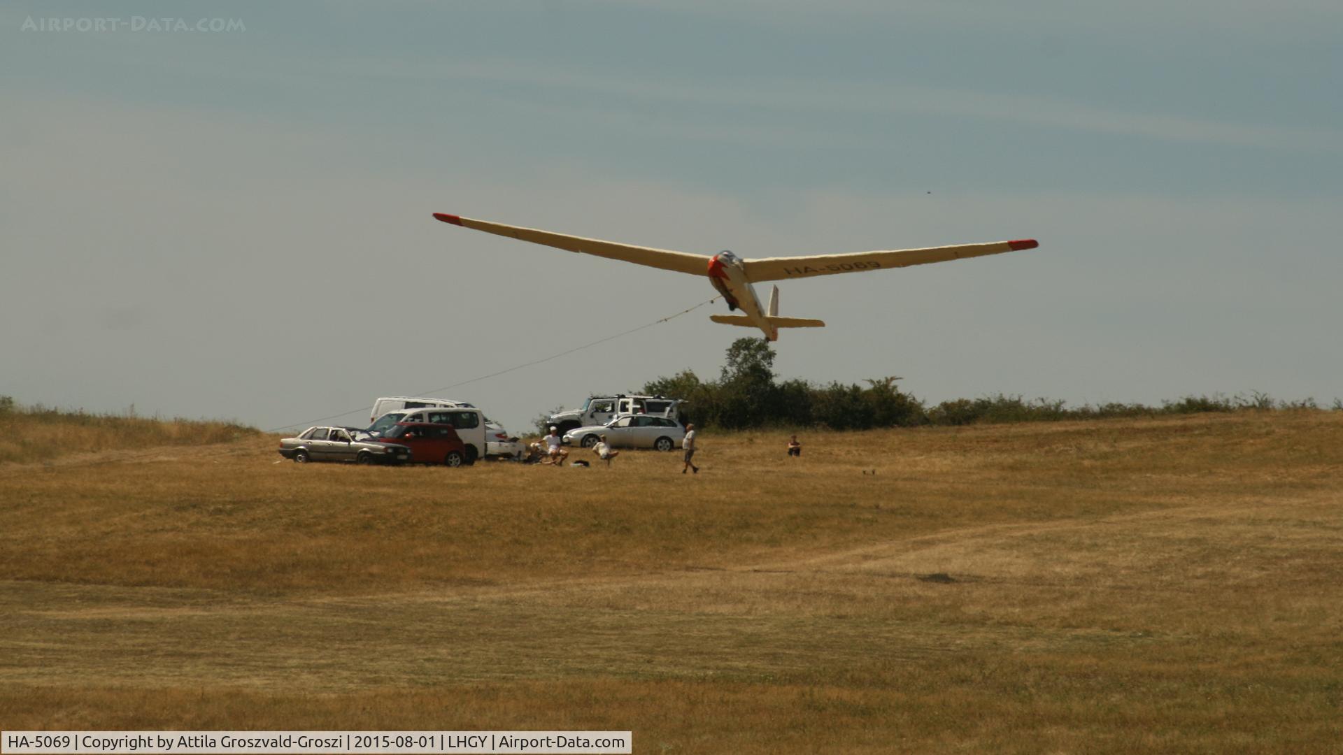 HA-5069, 1964 Schleicher Ka-7 Rhonadler C/N 7191/A, Gyöngyös-Pipishegy Airfield, Hungary
