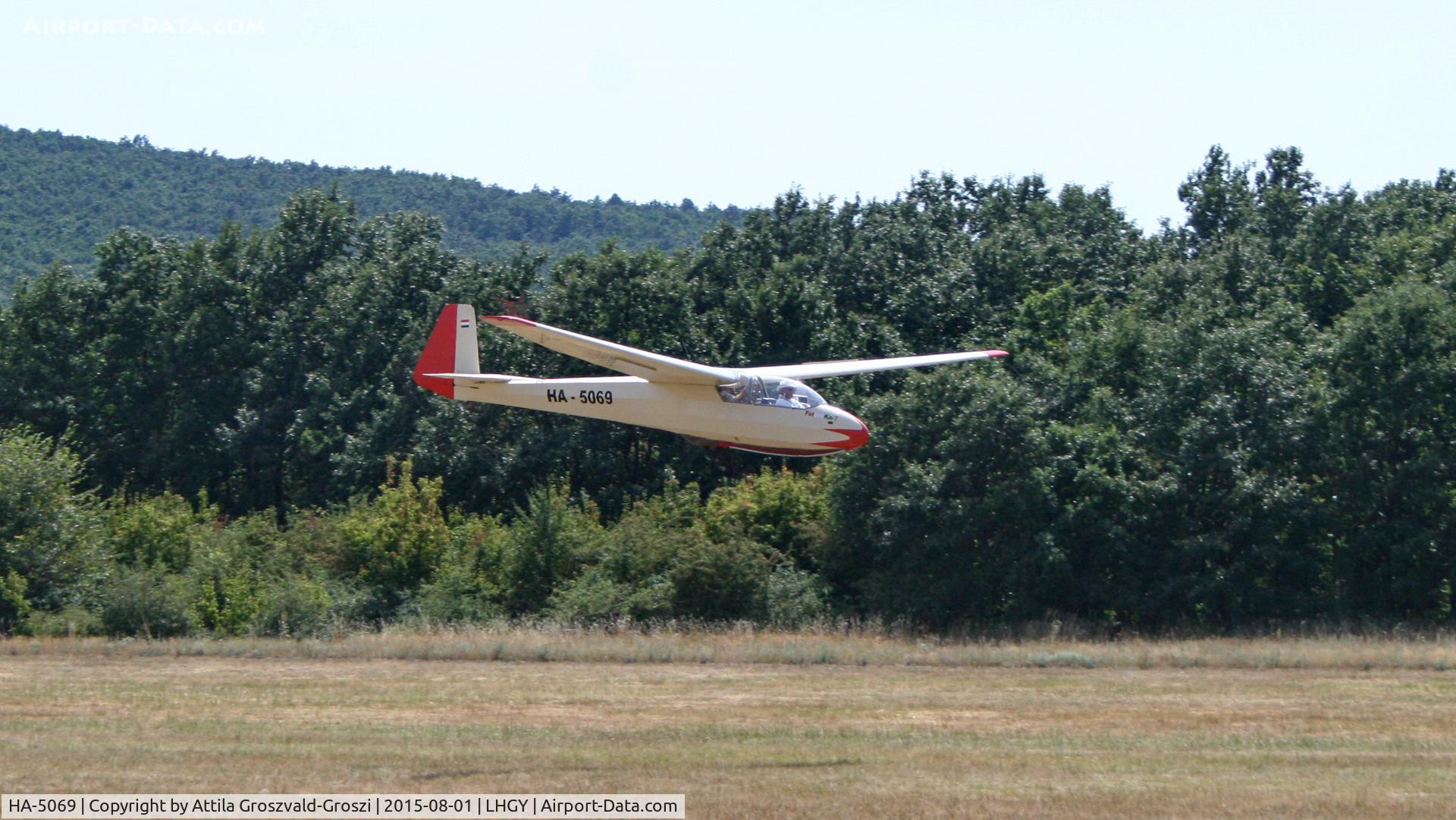 HA-5069, 1964 Schleicher Ka-7 Rhonadler C/N 7191/A, Gyöngyös-Pipishegy Airfield, Hungary