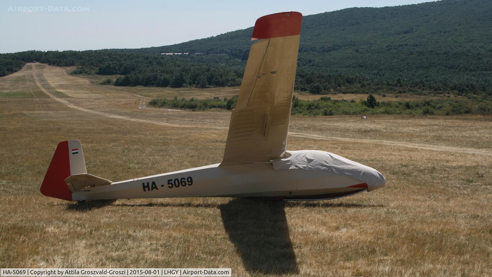 HA-5069, 1964 Schleicher Ka-7 Rhonadler C/N 7191/A, Gyöngyös-Pipishegy Airfield, Hungary