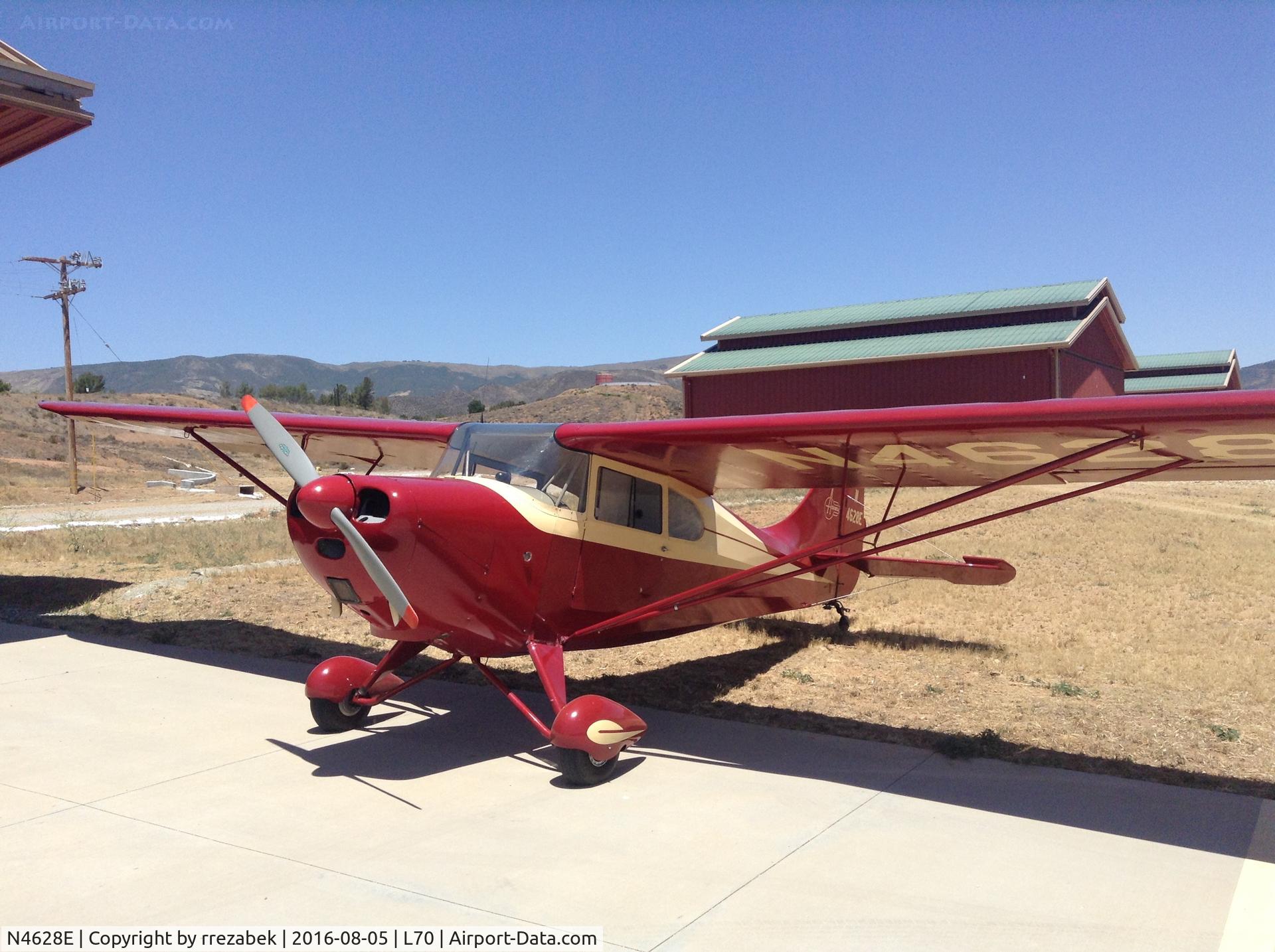 N4628E, 1949 Aeronca 11CC Super Chief C/N 11CC-266, N4628E at Agua Dulce Airport, CA.
