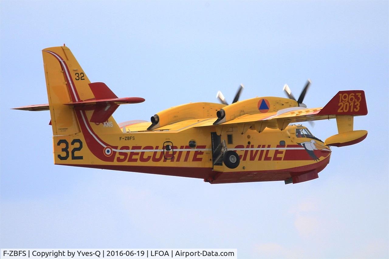 F-ZBFS, Canadair CL-215-6B11 CL-415 C/N 2001, Canadair CL-415, Take off rwy 06, Avord Air Base 702 (LFOA) Open day 2016