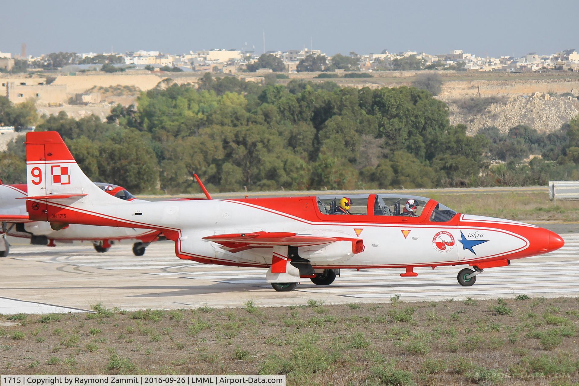 1715, PZL-Mielec TS-11 Iskra bis DF C/N 3H-1715, PZL-Mielec TS-11 Iskra 1715/9 Polish Air Force Iskra Aerobatic Team