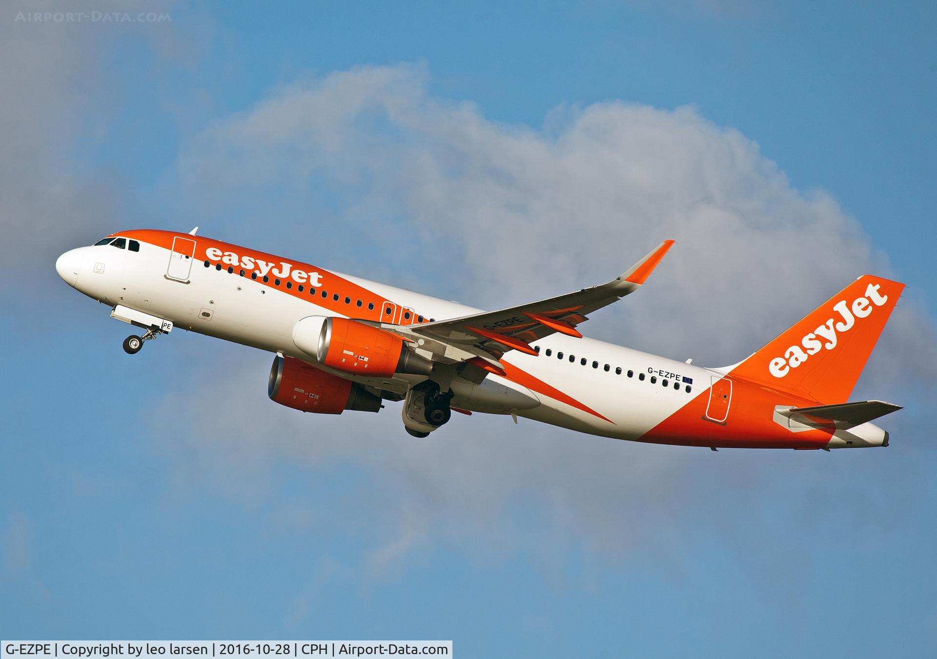 G-EZPE, 2015 Airbus A320-214 C/N 7044, Copenhagen 28.10.16