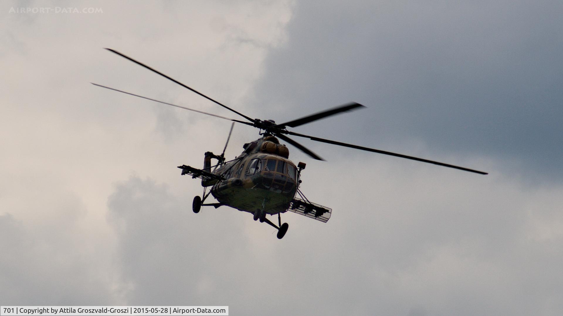 701, 1987 Mil Mi-17 Hip C/N 104M01, Military training base, Újdörögd, Hungary