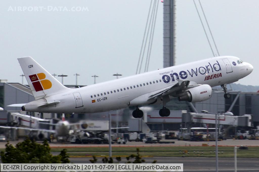 EC-IZR, 2004 Airbus A320-214 C/N 2242, Take off