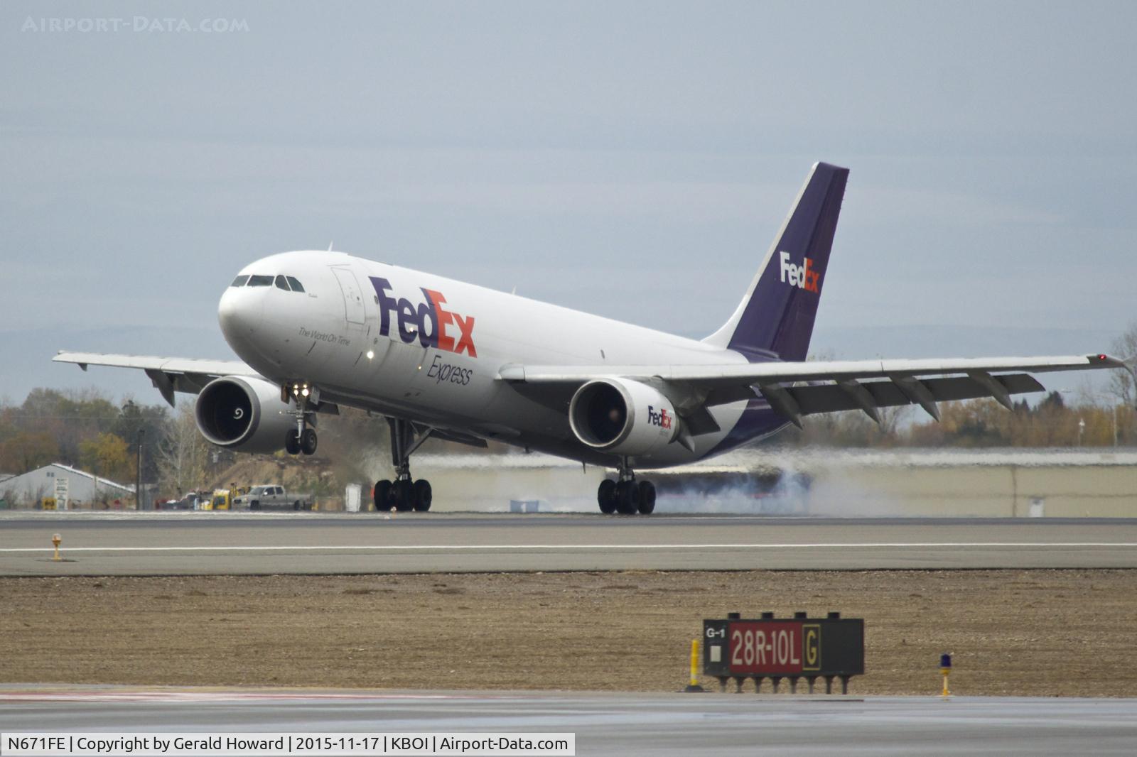 N671FE, 1997 Airbus A300F4-605R C/N 778, Landing RWY 10L.