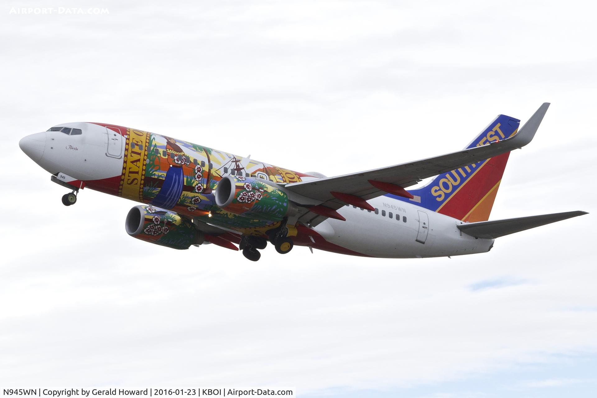 N945WN, 2010 Boeing 737-7H4 C/N 36660, Departing RWY 10L.