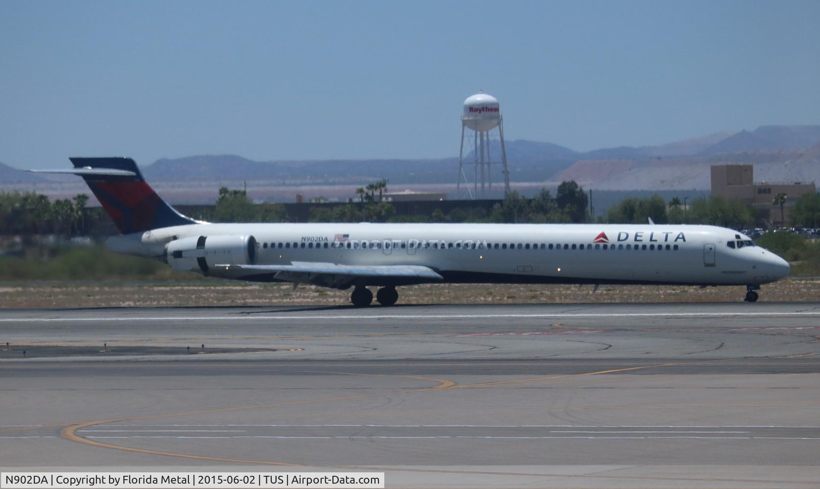 N902DA, 1994 McDonnell Douglas MD-90-30 C/N 53382, Delta