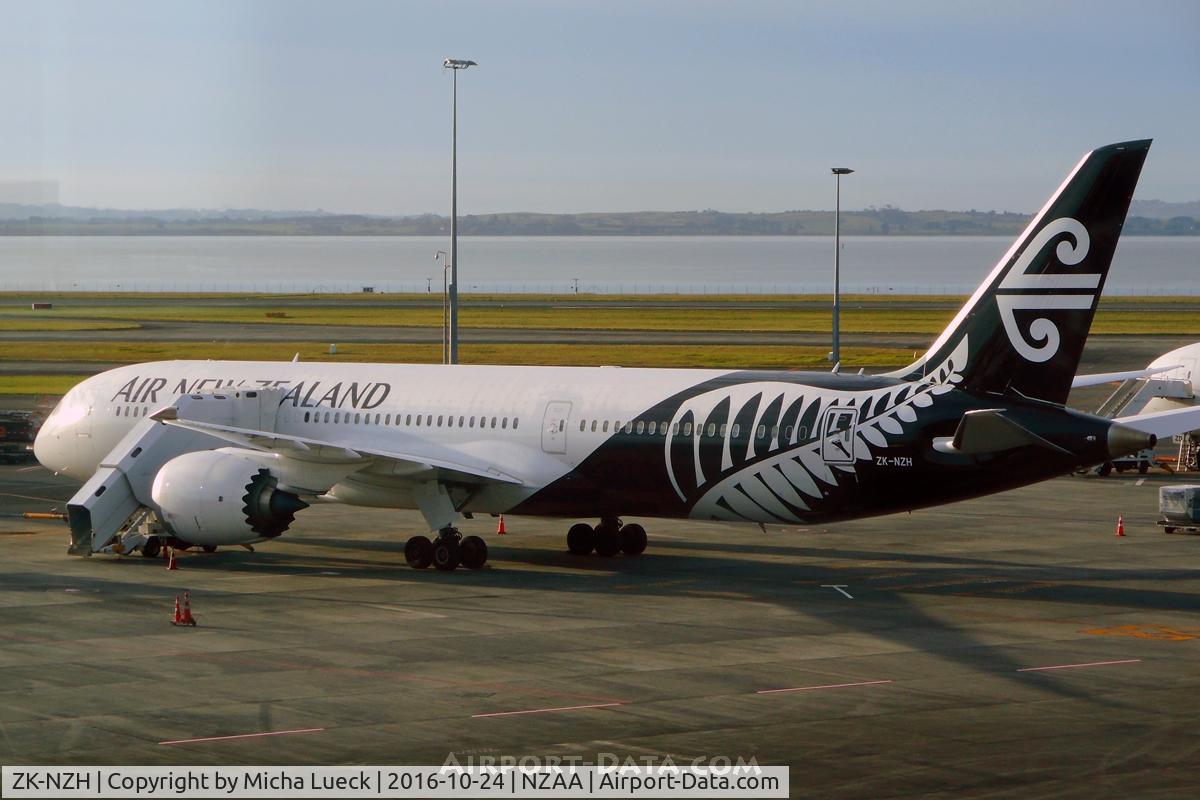ZK-NZH, 2015 Boeing 787-9 Dreamliner Dreamliner C/N 36964, At AKL