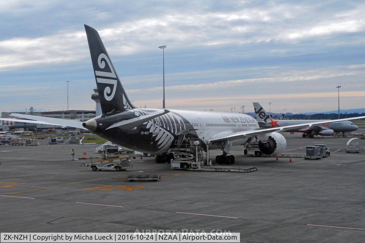 ZK-NZH, 2015 Boeing 787-9 Dreamliner Dreamliner C/N 36964, At AKL