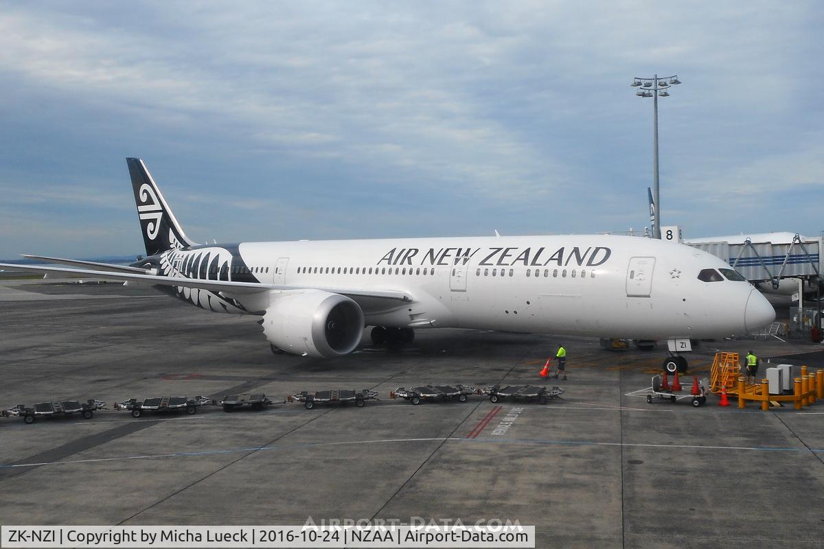 ZK-NZI, 2016 Boeing 787-9 Dreamliner Dreamliner C/N 37965, At AKL
