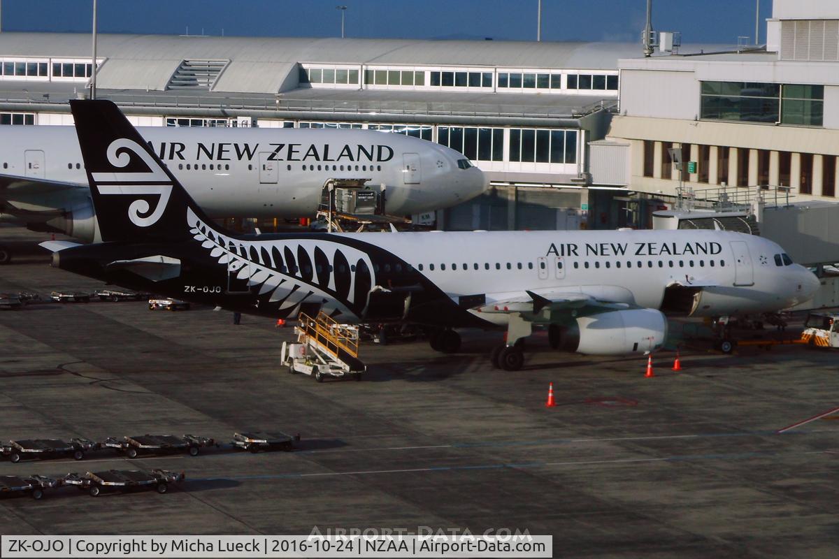 ZK-OJO, 2006 Airbus A320-232 C/N 2663, At AKL