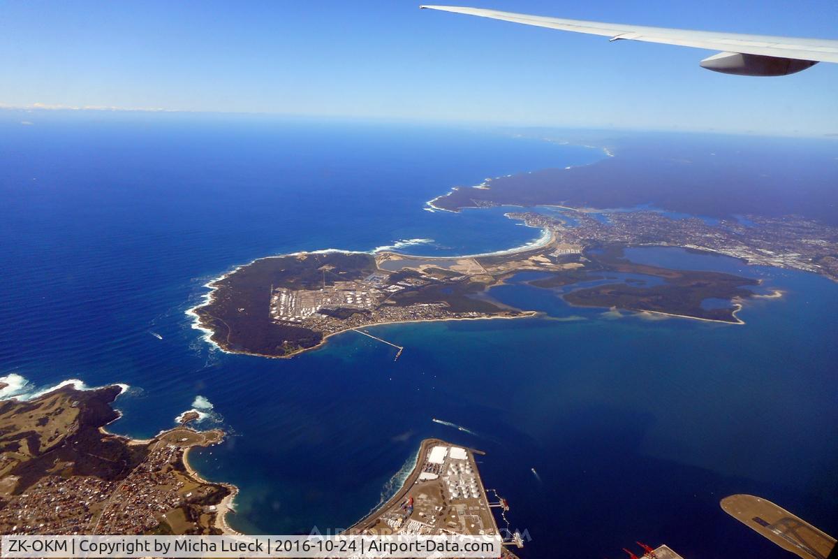 ZK-OKM, 2010 Boeing 777-306/ER C/N 38405, Approaching Sydney (end of runway in lower right corner), coming from Auckland