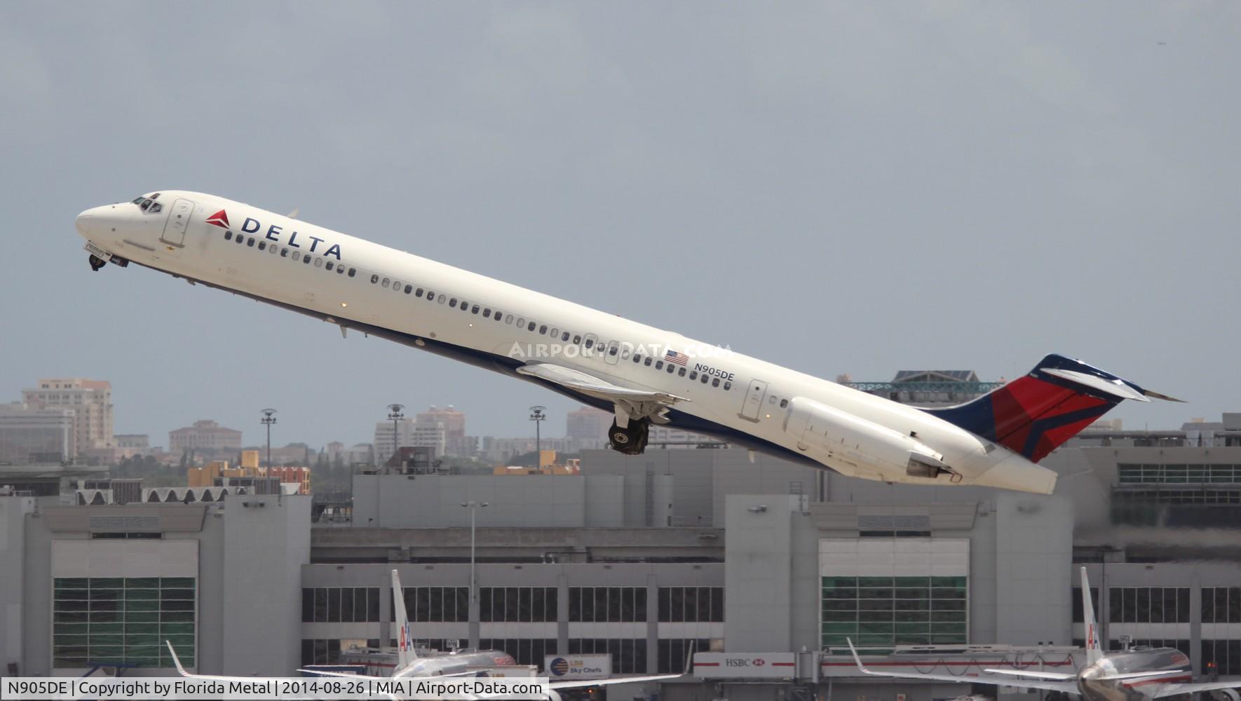 N905DE, 1992 McDonnell Douglas MD-88 C/N 53410, Delta