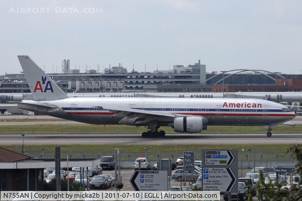 N755AN, 2001 Boeing 777-223 C/N 30263, Landing