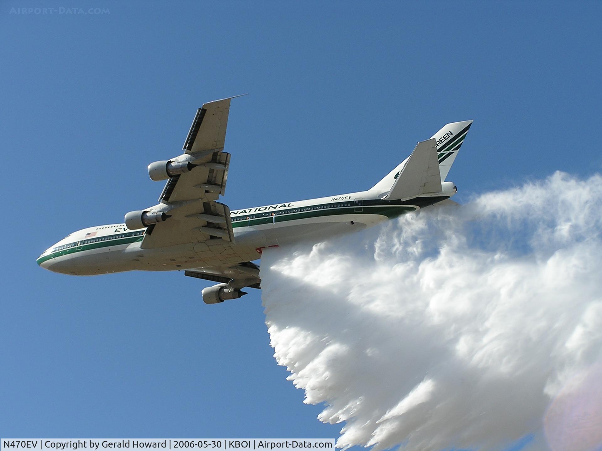 N470EV, 1974 Boeing 747-273C C/N 20653, Water drop demo.