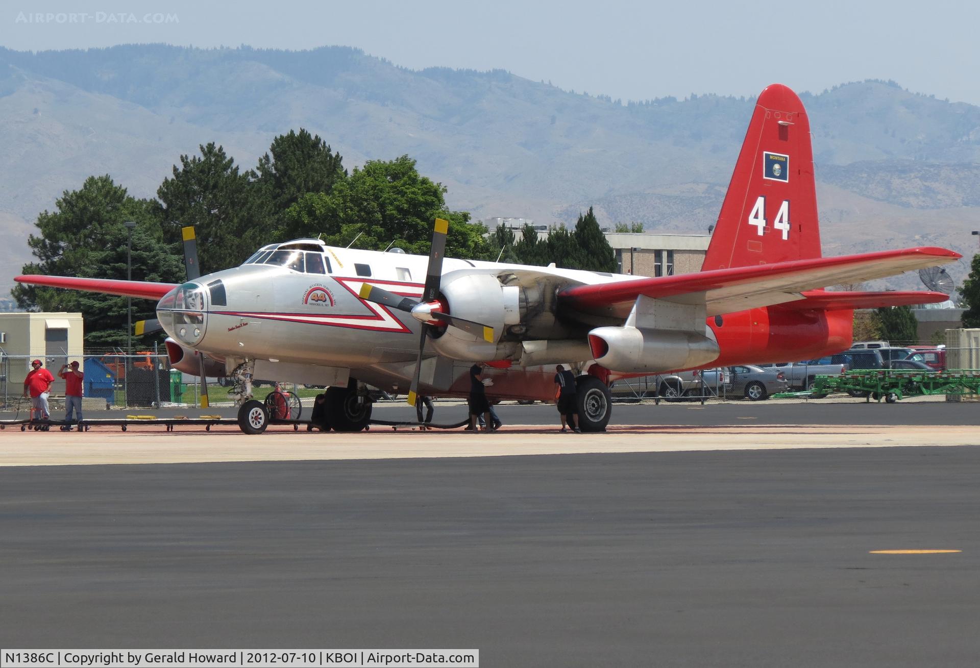 N1386C, 1954 Lockheed P2V-5 Neptune C/N 426-5268, Tanker #44 reloading on NIFC ramp.