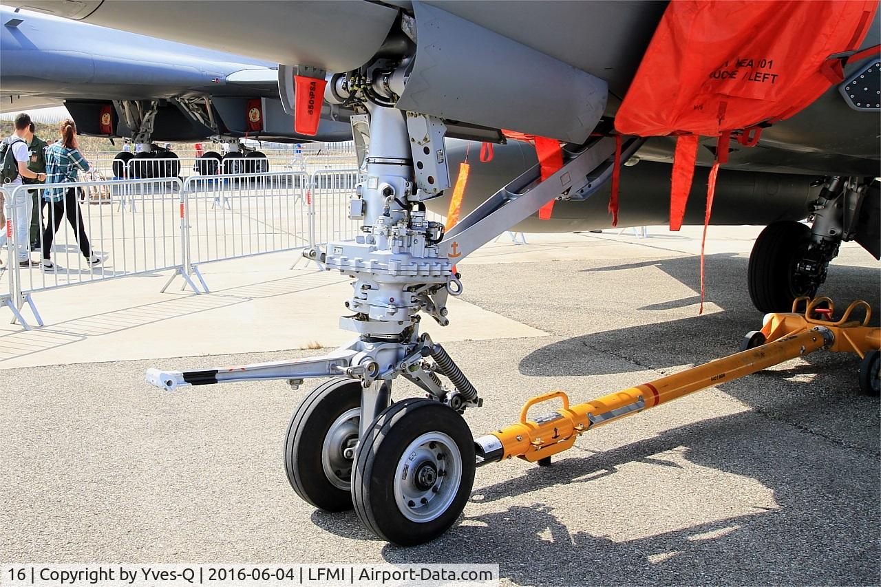 16, Dassault Rafale M C/N 16, Dassault Rafale M, Close view of front landing gear, Istres-Le Tubé Air Base 125 (LFMI-QIE) open day 2016
